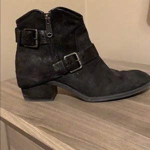 Donald J Pliner Dalis bootie